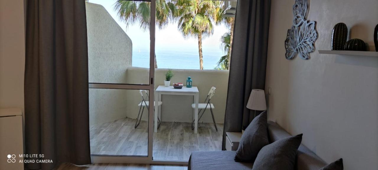 Estudio En Benalbeach, Vistas Mar, Primera Linea Playa เบนัลมาเดนา ภายนอก รูปภาพ