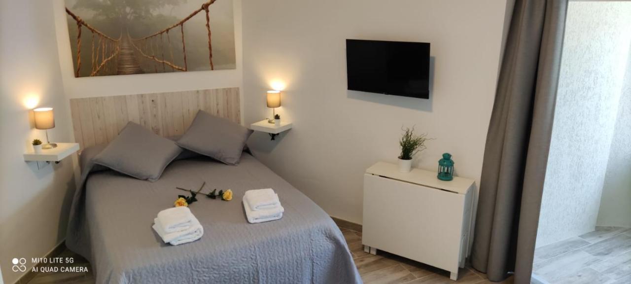Estudio En Benalbeach, Vistas Mar, Primera Linea Playa เบนัลมาเดนา ภายนอก รูปภาพ