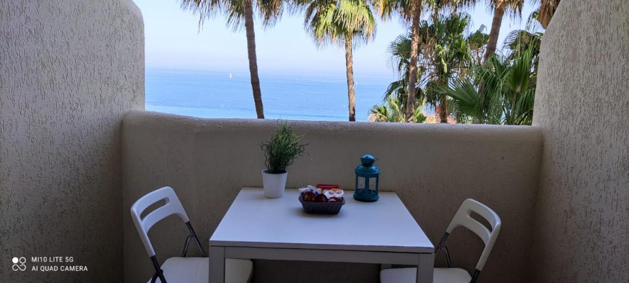 Estudio En Benalbeach, Vistas Mar, Primera Linea Playa เบนัลมาเดนา ภายนอก รูปภาพ